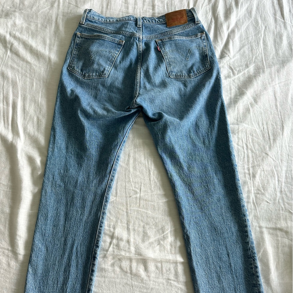 Levi's Women's Straight Leg Blue Jeans - Picture 2 of 7